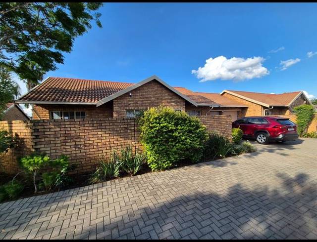 2 BEDROOM TOWNHOUSE FOR SALE IN MONTANA PARK